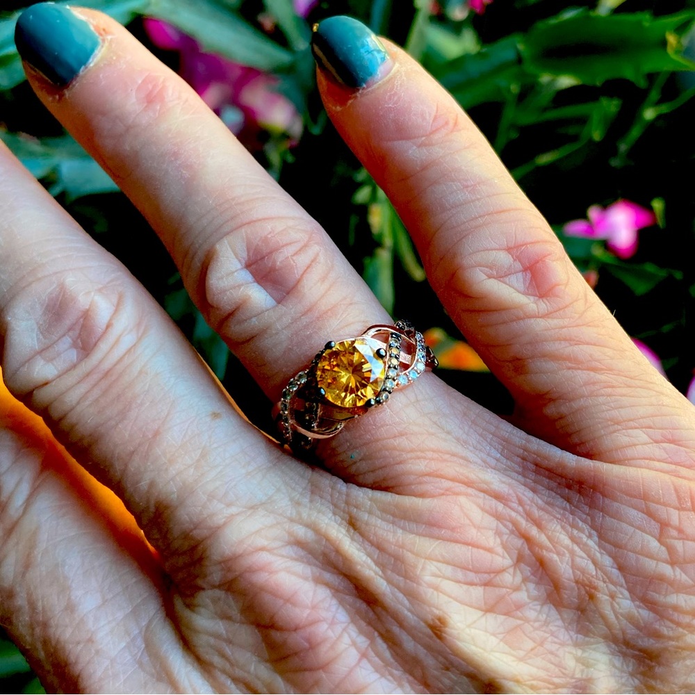 ❤️Gorgeous Rose Gold Tone Fashion CZ ring